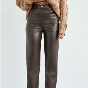 NWT Aritzia Wilfred Melina Pant - vegan leather, size 4 short
